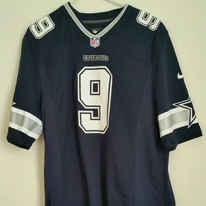 SOLD.        Medium Nike Jersey